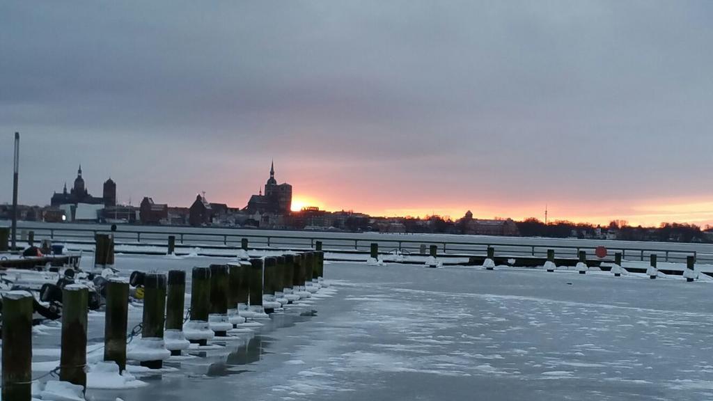 Ferienwohnung In Villa Stralsund Bagian luar foto